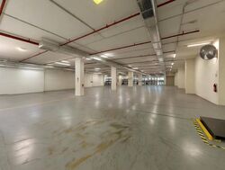 Airline House (D17), Warehouse #578705151